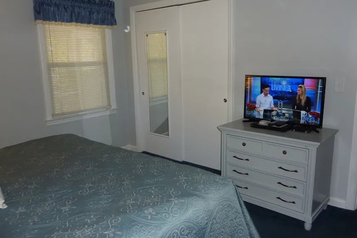 Room 2 of 11