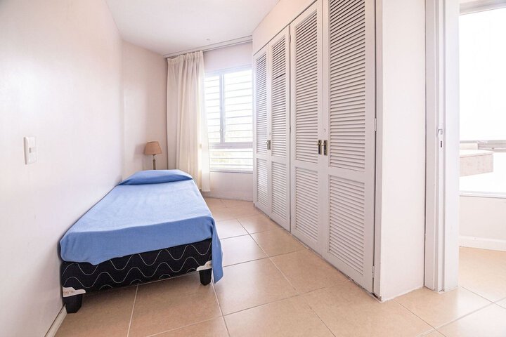 Room 8 of 40