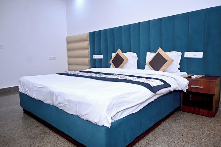Room 5 of 23