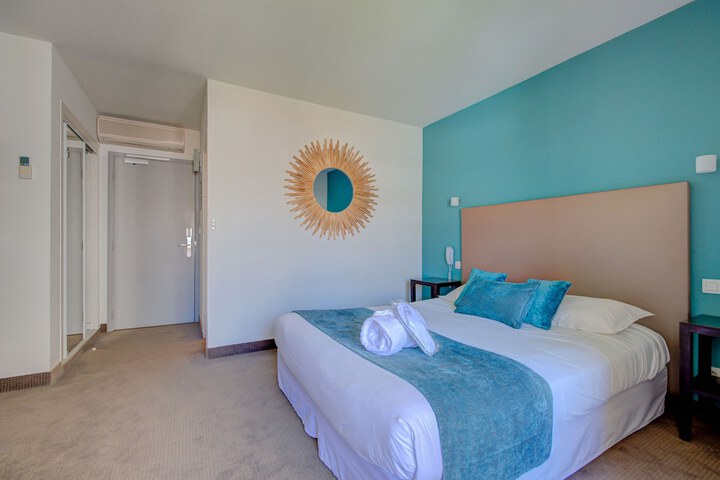Room 12 of 85