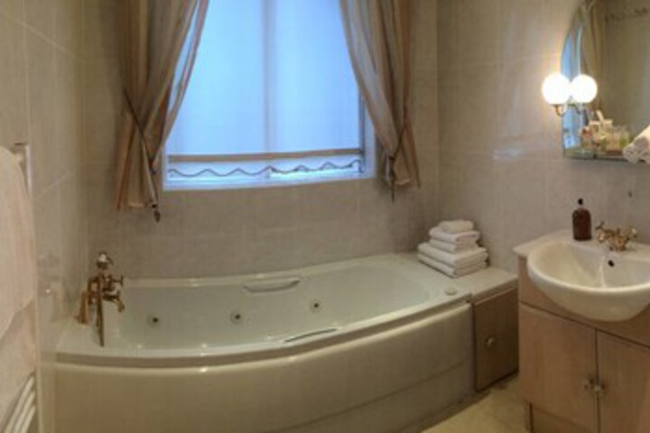 Room 2 of 19