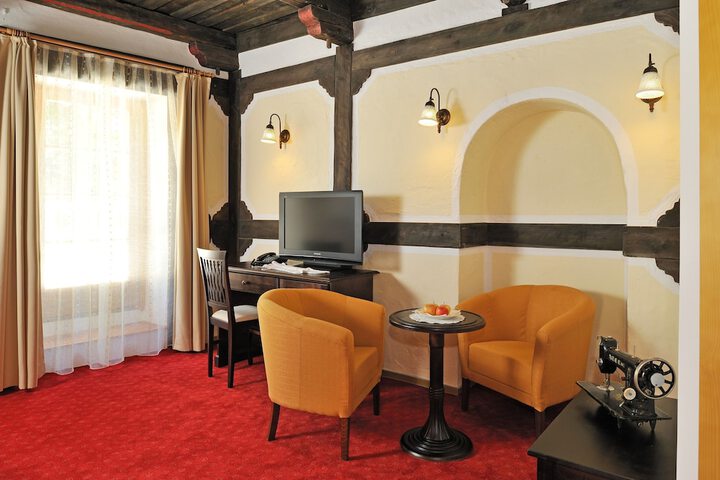 Room 4 of 45