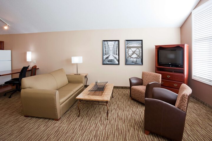Suite 1 Bedroom (8 of 14)