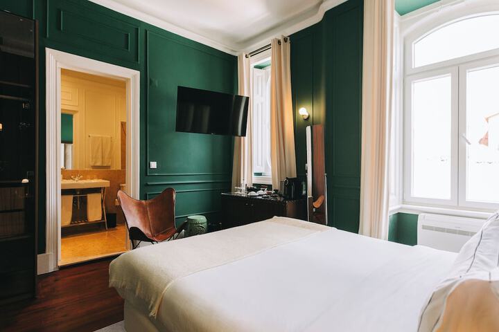 Room 52 of 274