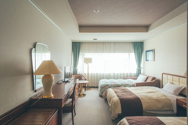 Room 7 of 74