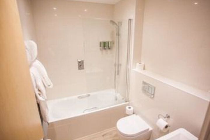 Room 16 of 27