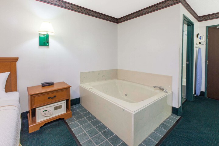 1 King Bed Mobility Accessible (12 of 26)
