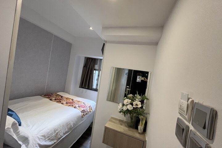 Room 15 of 50