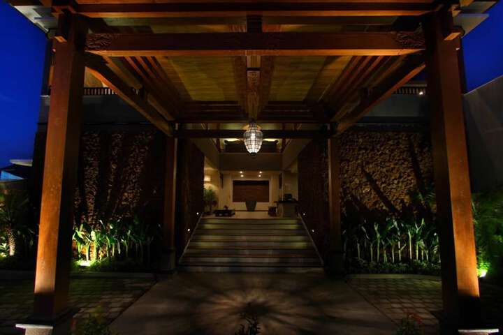 Hotel 2 of 64