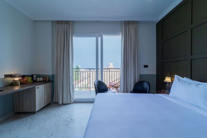 Room 16 of 49
