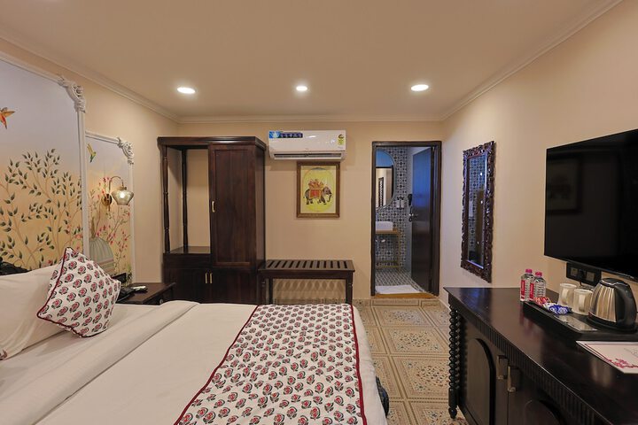 Room 9 of 20