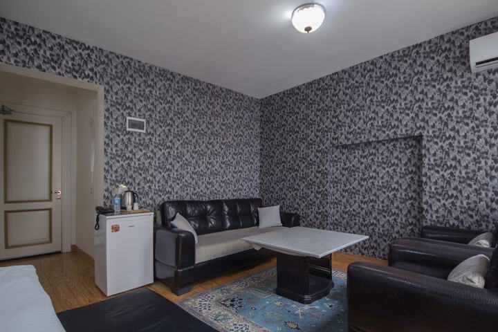 Room 26 of 99