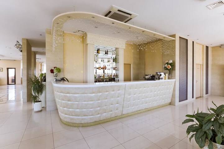 Lounge 69 of 74