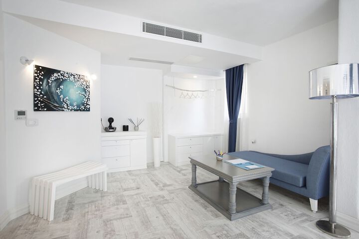 Room 8 of 56