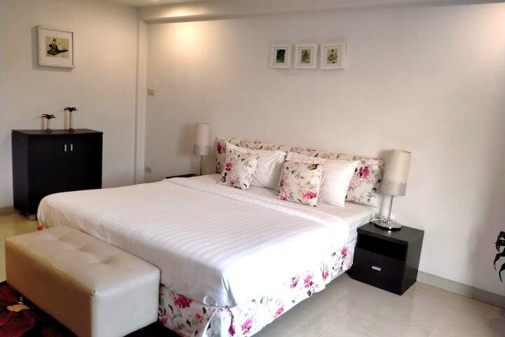 Room 34 of 75