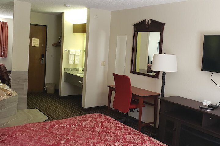 1 Queen Bed (14 of 14)