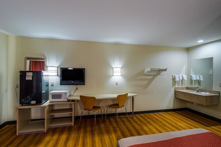 2 Double Beds (9 of 11)