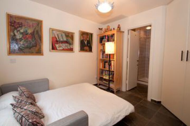 Room 9 of 18