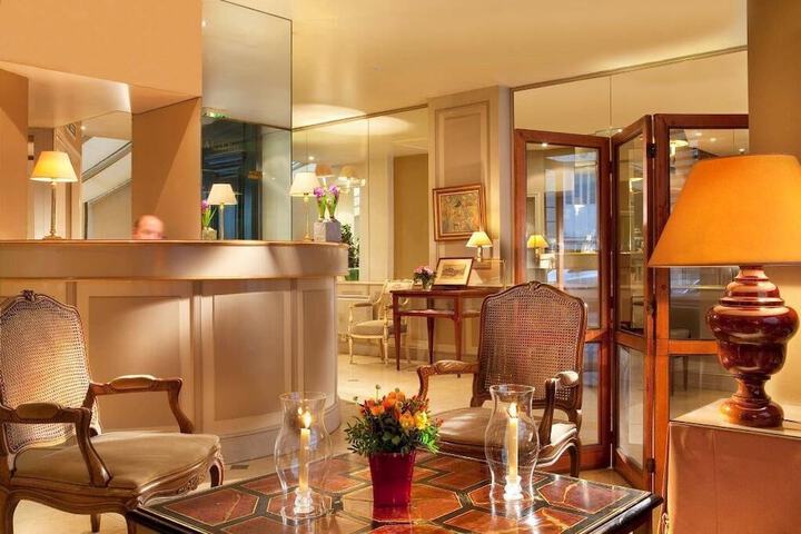 Entrance & Lobby