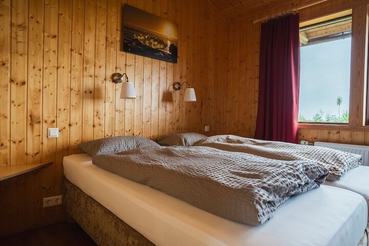 Room 40 of 162