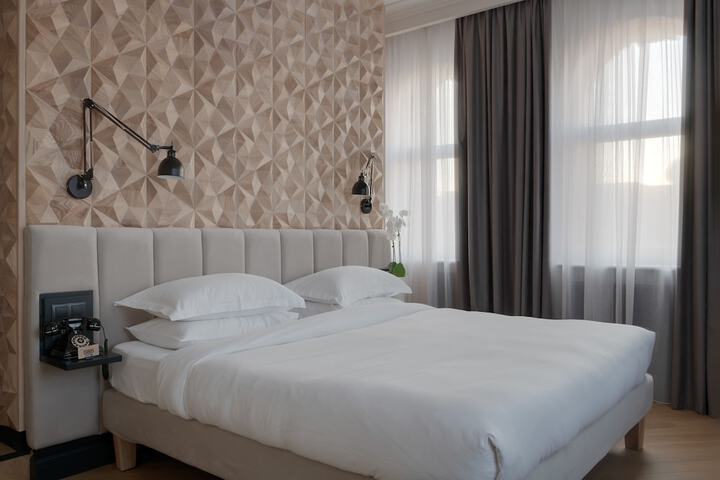 Room 26 of 101