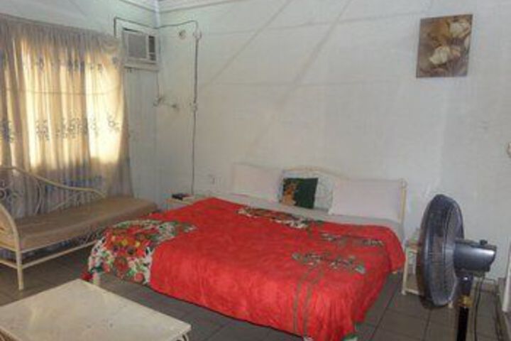 Room 18 of 28