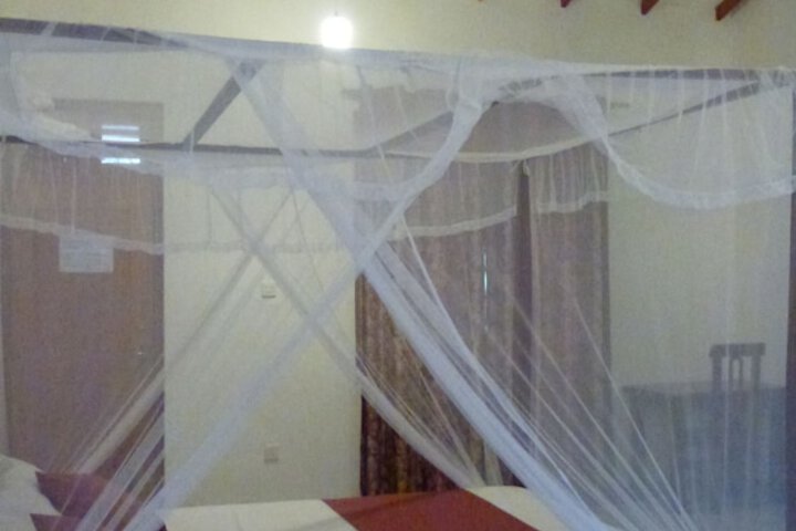 Room 4 of 20