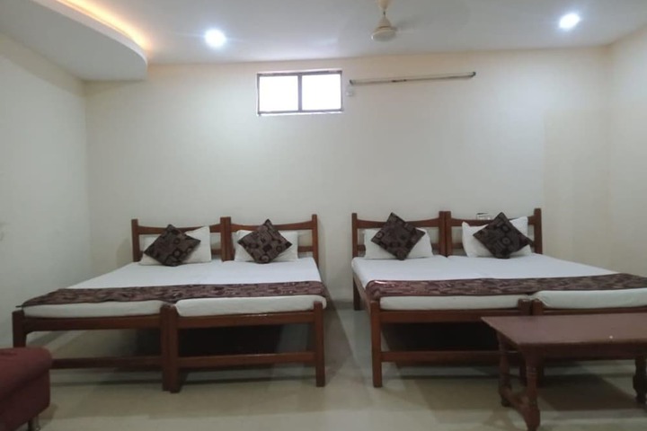 Room 9 of 17