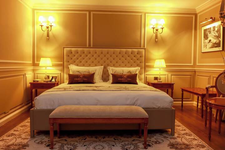 Room 42 of 198