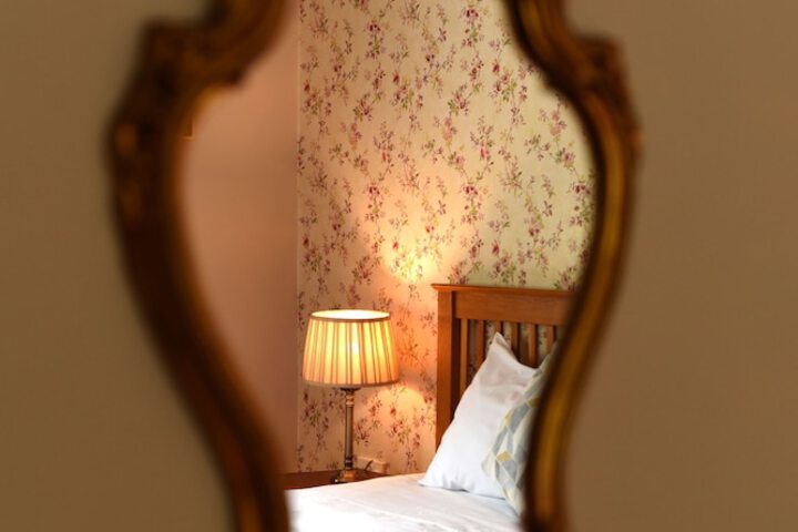Room 10 of 50