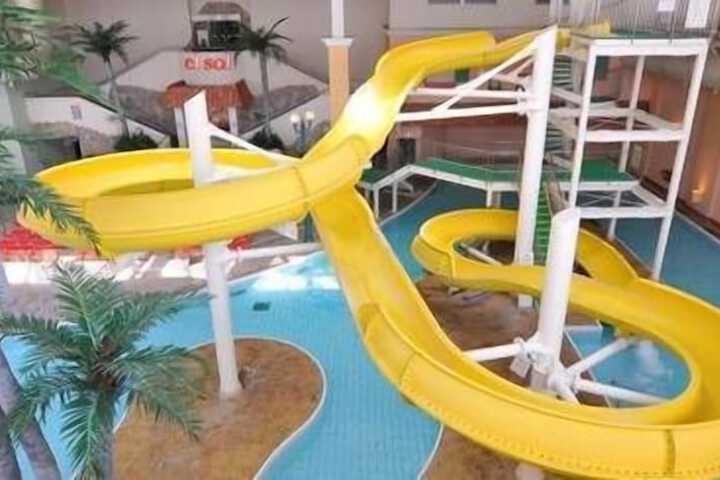 Pool Hotel