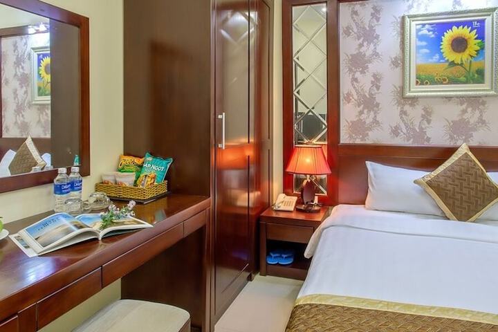Room 6 of 32
