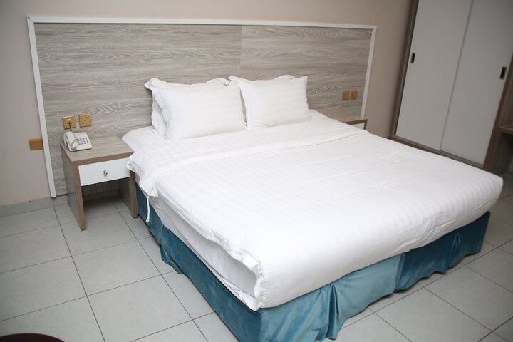 Room 14 of 24