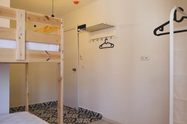 Room 42 of 135