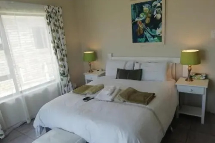 Room 4 of 15