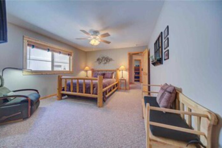 Room 14 of 18