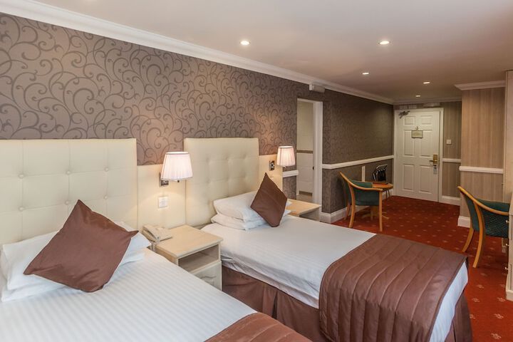 Room 2 of 23