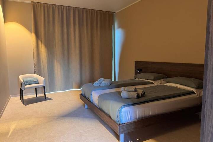 Room 3 of 34