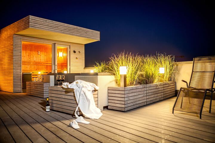 Sundeck 56 of 58