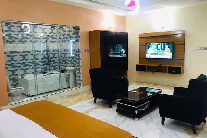 Room 6 of 61