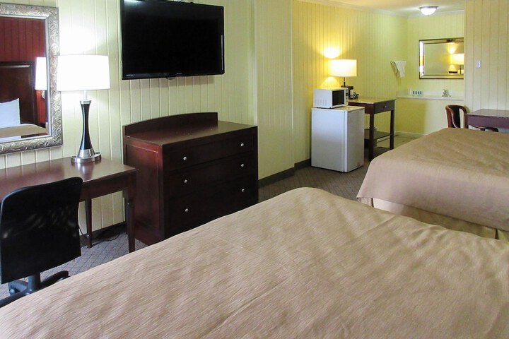 1 King Bed (8 of 20)