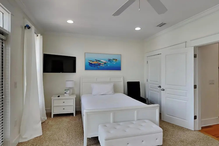Room 5 of 23