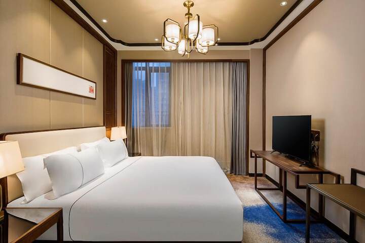 Room 6 of 25