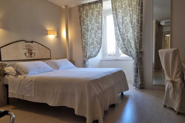 Room 7 of 21