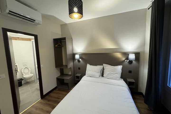 Room 5 of 7
