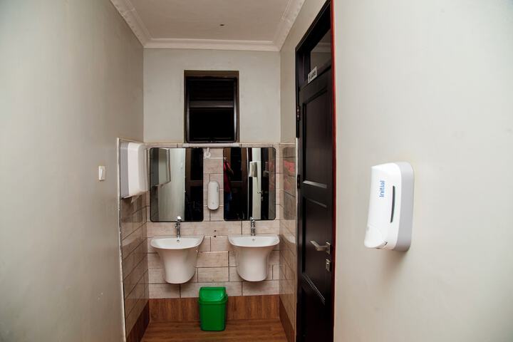 Room 8 of 12