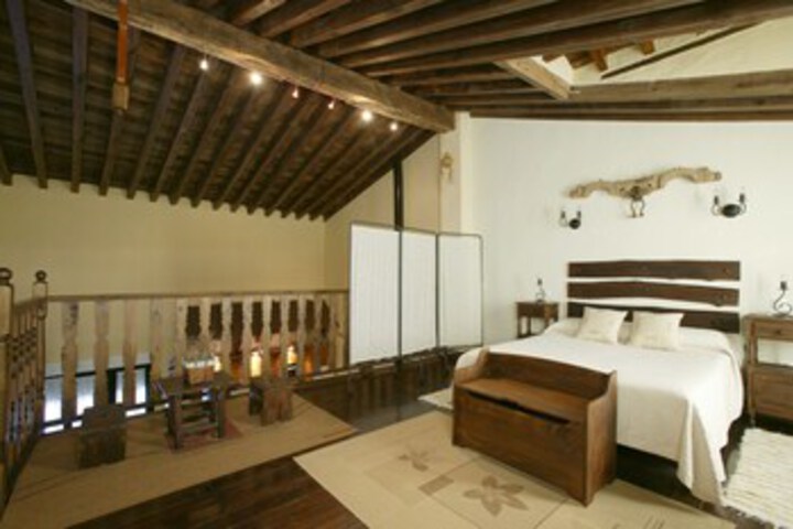 Room 4 of 13