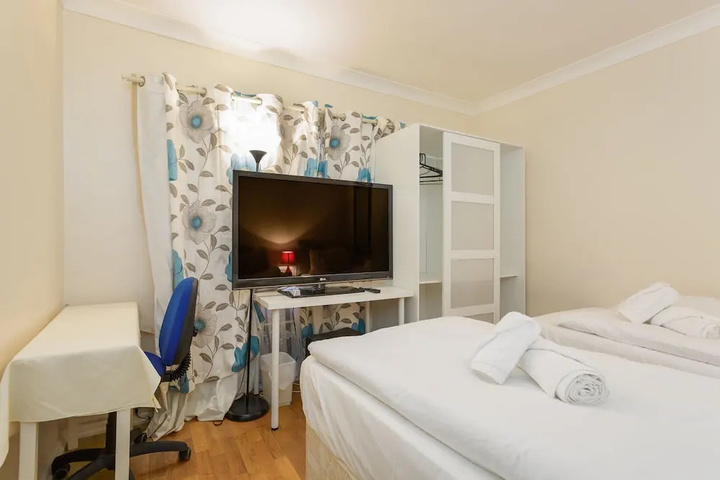 Room 6 of 21