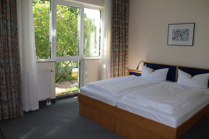 Room 9 of 42