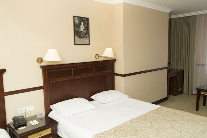 Room 34 of 114